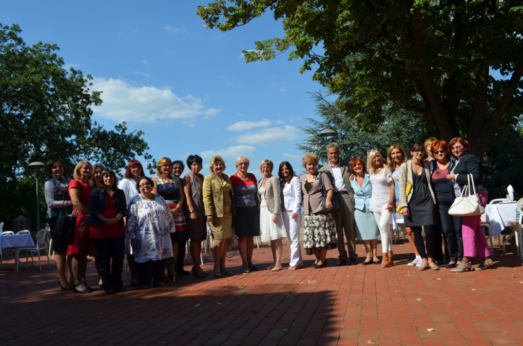 Članice Ženske parlamentarne mreže na osnivačkom sastanku sa gostima. Čortanovci, septembar 2013. 