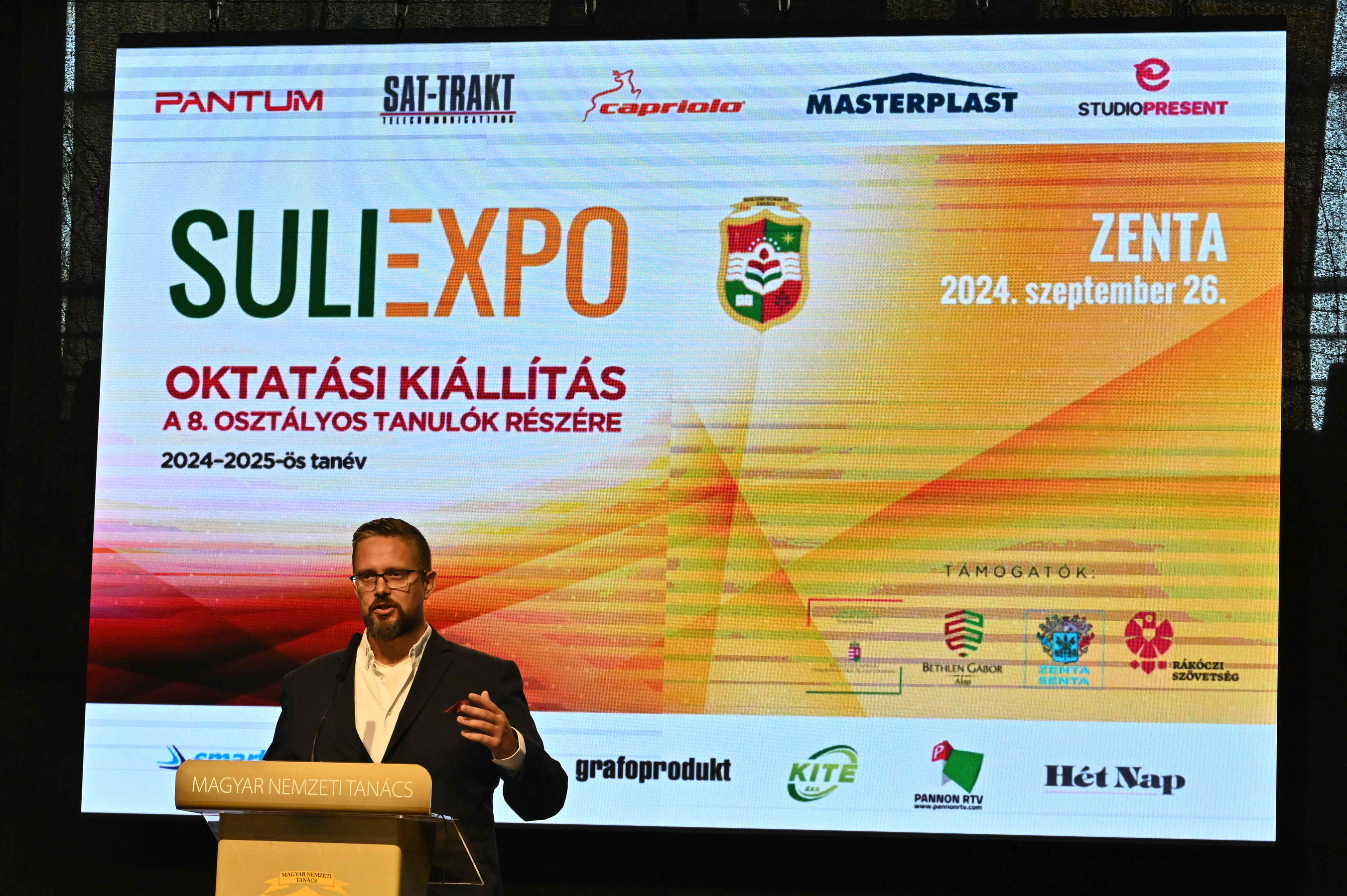 President Juhász at the “Suliexpo” education fair in Senta